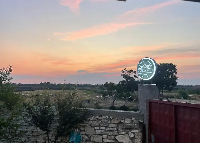 Dom wakacyjny Diarla's 4 Darezeze e Re