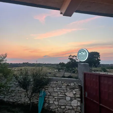 Holiday home Diarla's 4 Darezeze e Re